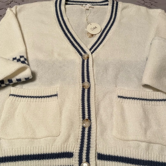 Oddi Women's White and Blue Striped Sweater Lg NWT - Picture 5 of 15